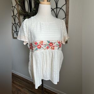 Floral Embroidered Savanna Jane Top New with Tags Size Medium